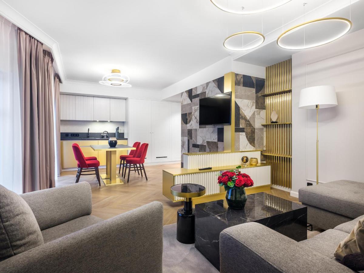 Golden Queen Deluxe Jacuzzi Apartments - Old Town Krakkó Kültér fotó